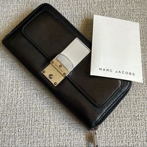 Marc Jacobs Leather Continental Wallet